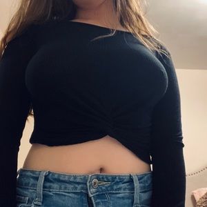 Black cropped long sleeve shirt